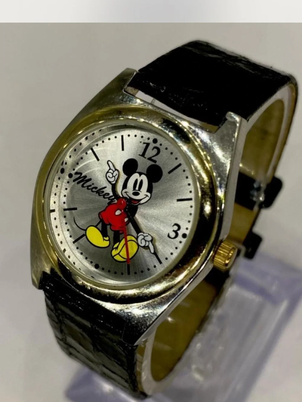 Disney *** Mickey Mouse Character Wristwatch - Gold/ silver & Black” Collectors